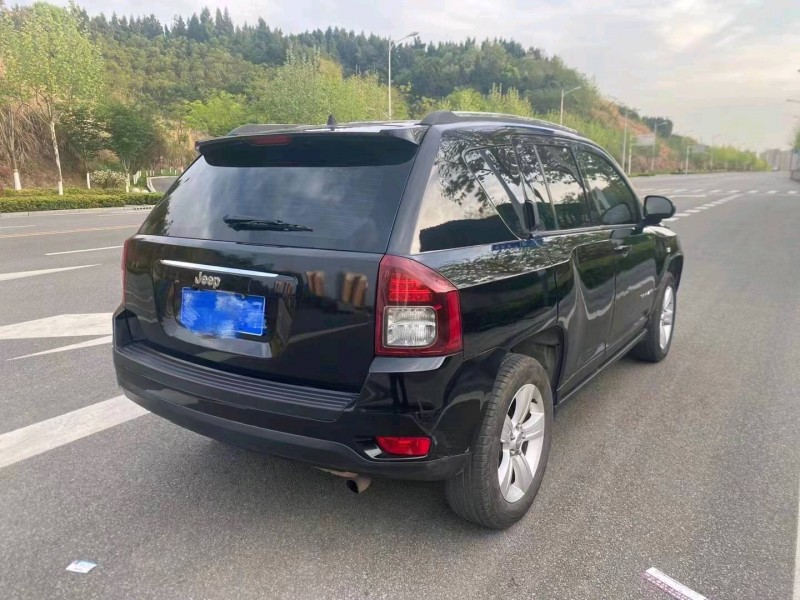 宜昌14年Jeep指南者4