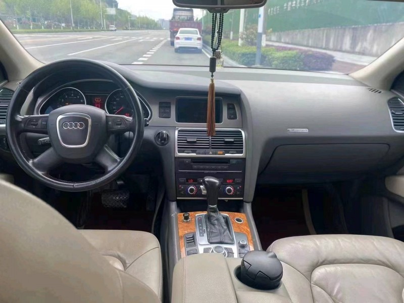 宜昌08年奧迪Q76