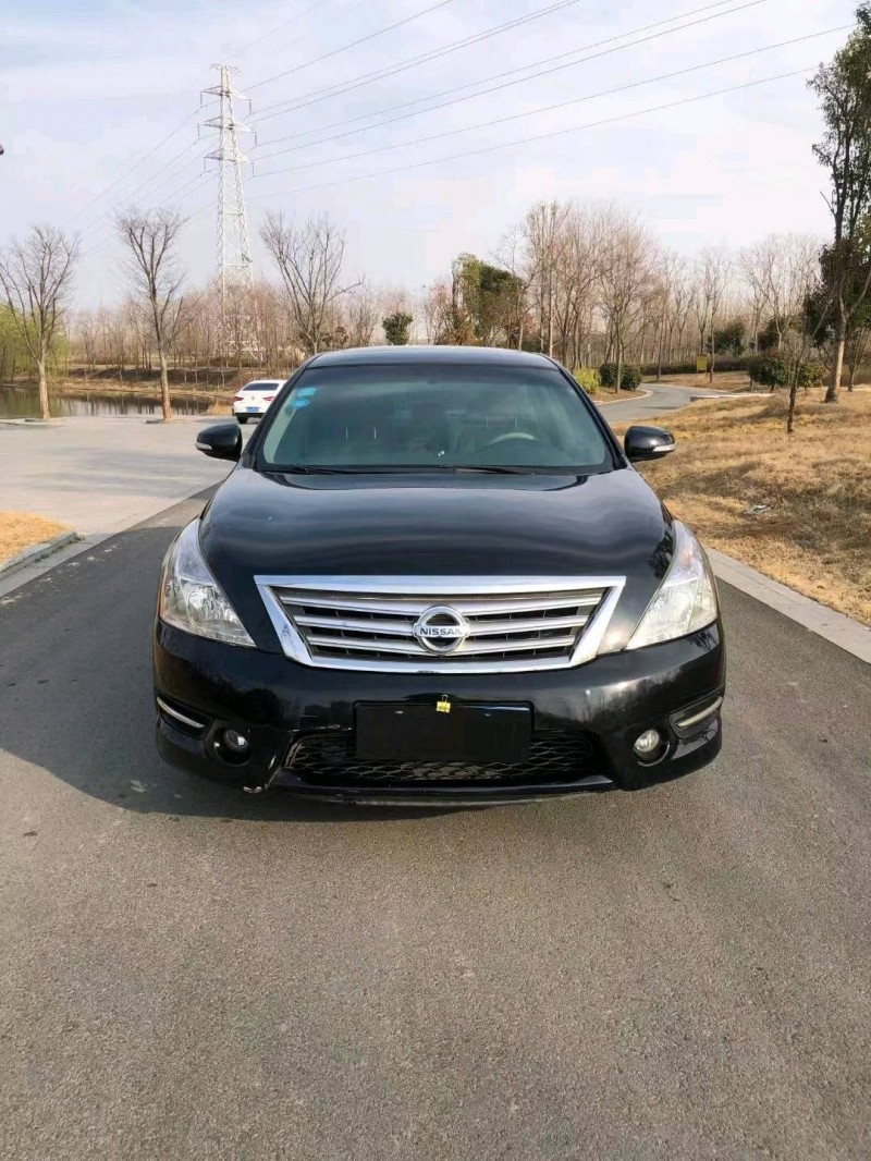 徐州12年日產天籟1
