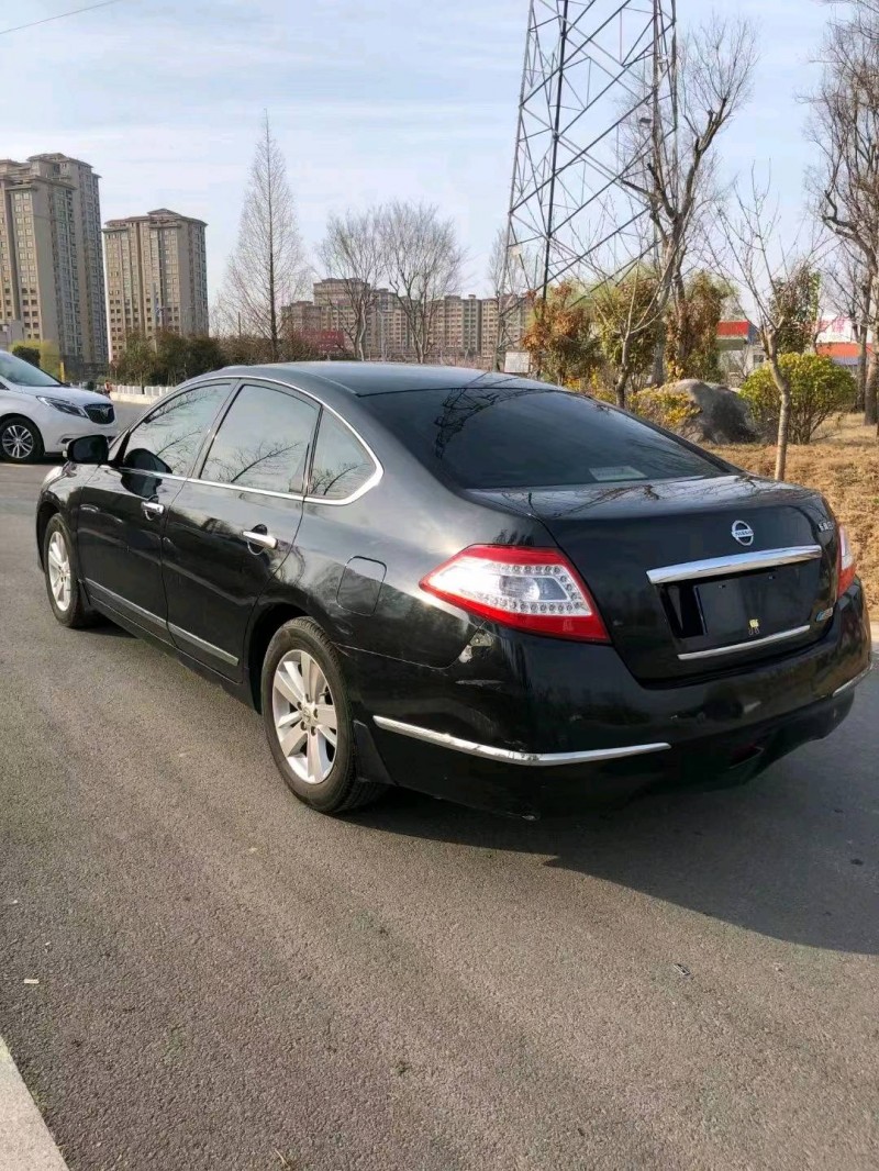 徐州12年日產天籟4