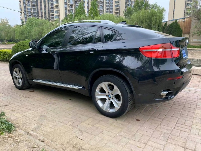 青島09年寶馬X68