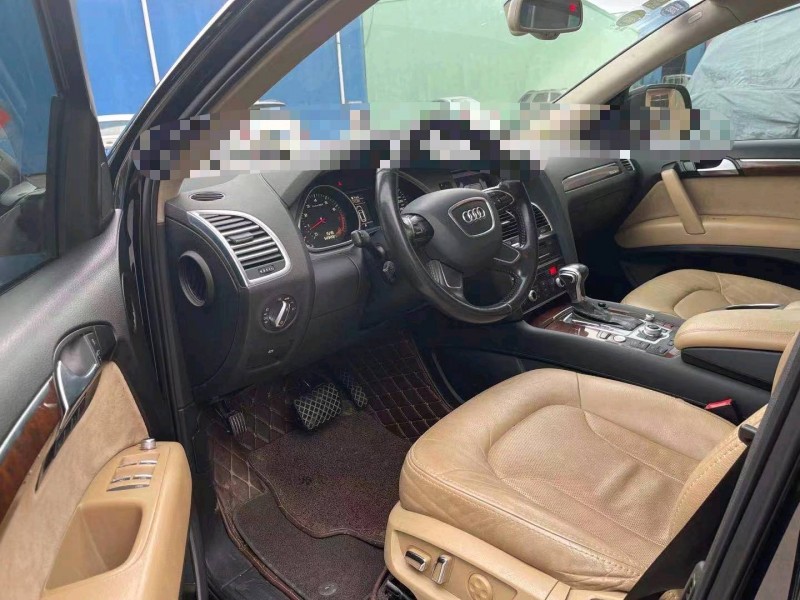 青岛12年奥迪Q73