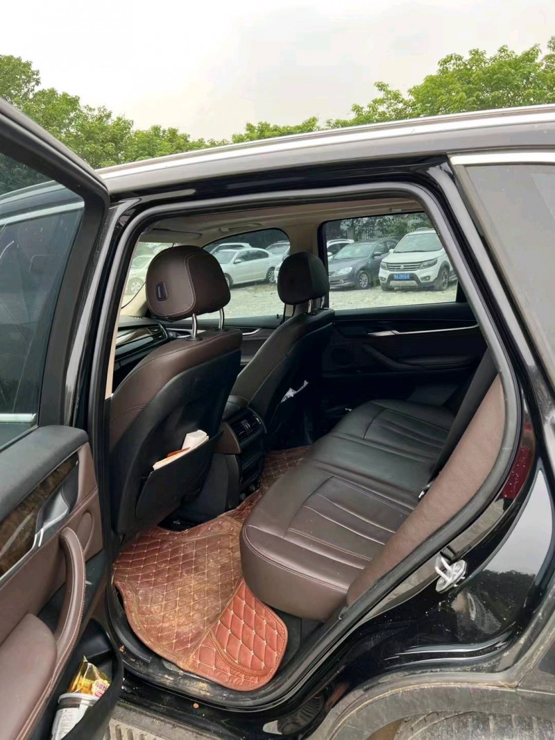 北京17年宝马X57