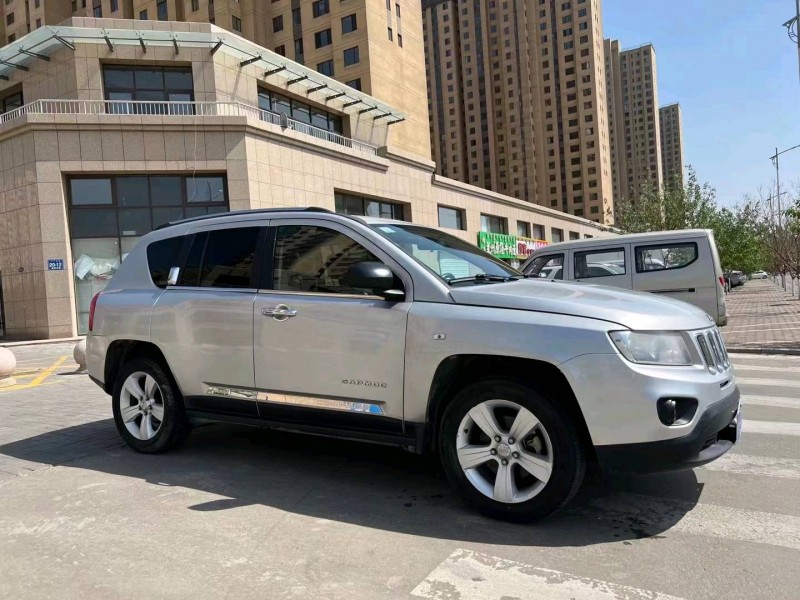 包頭11年Jeep指南者2