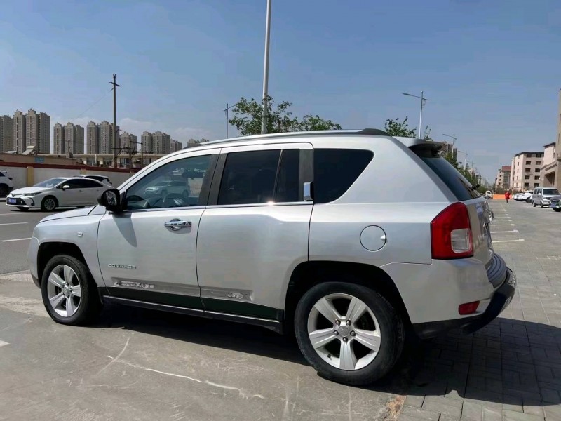 包頭11年Jeep指南者9