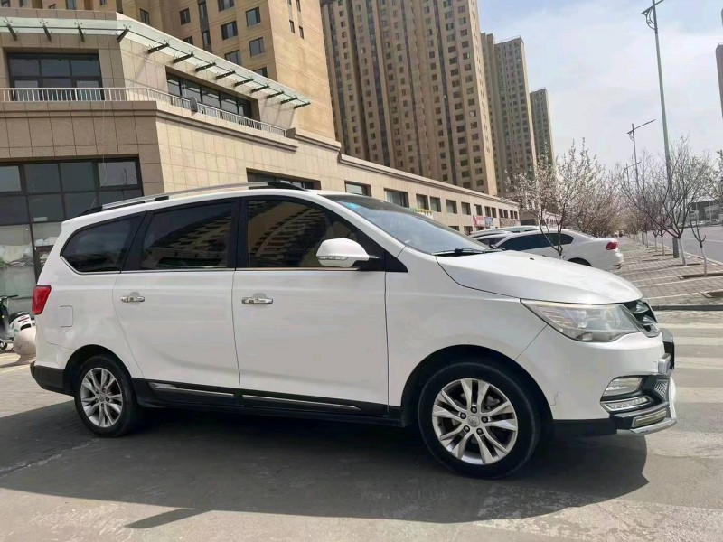 包頭16年寶駿7302