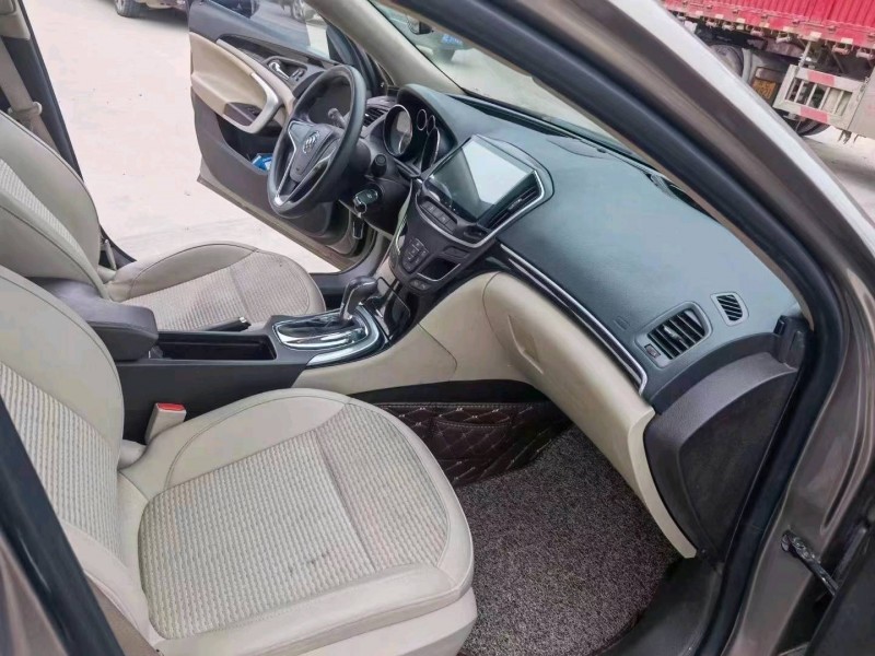 徐州17年别克君威5