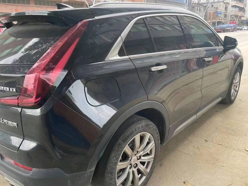 廈門20年凱迪拉克XT42