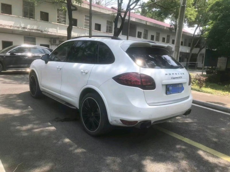 邵陽13年保時捷卡宴9