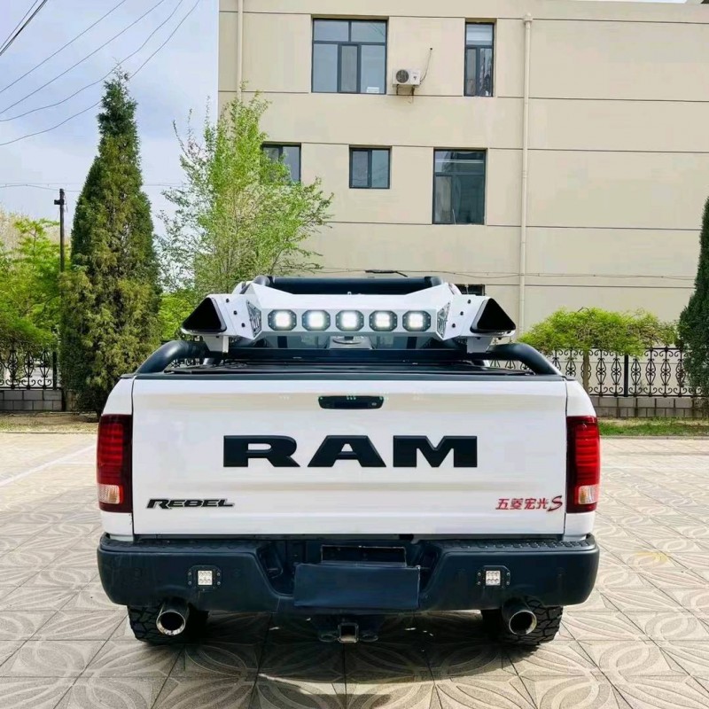 包頭17年道奇Ram8