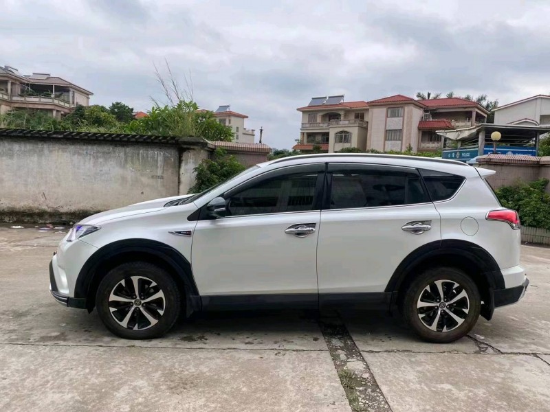 深圳18年豐田RAV4榮放4