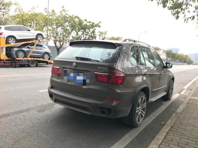 重慶12年寶馬X57