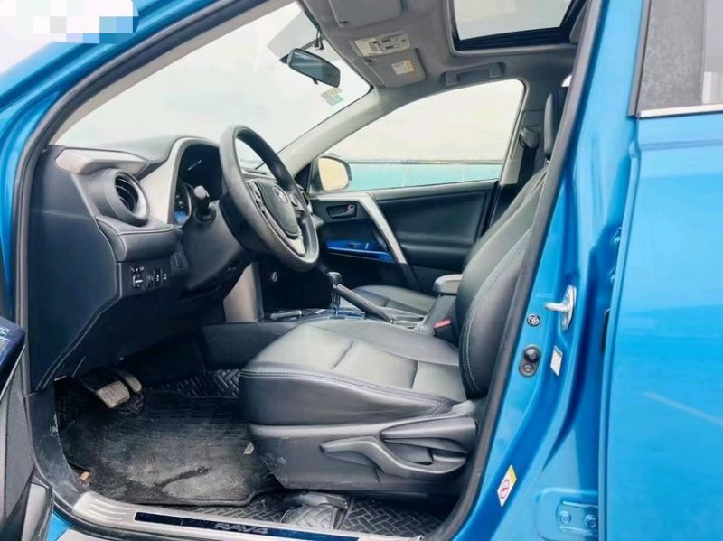 东莞17年丰田RAV44