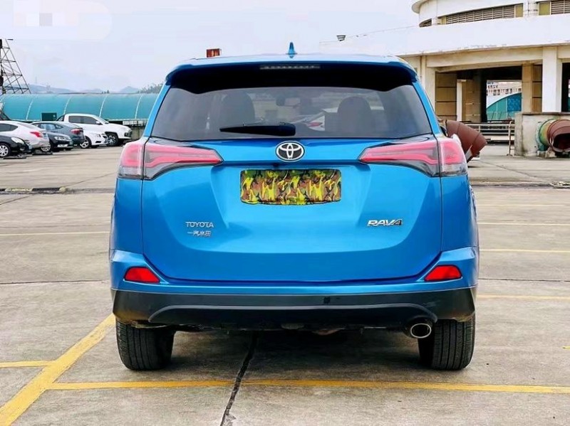 东莞17年丰田RAV49