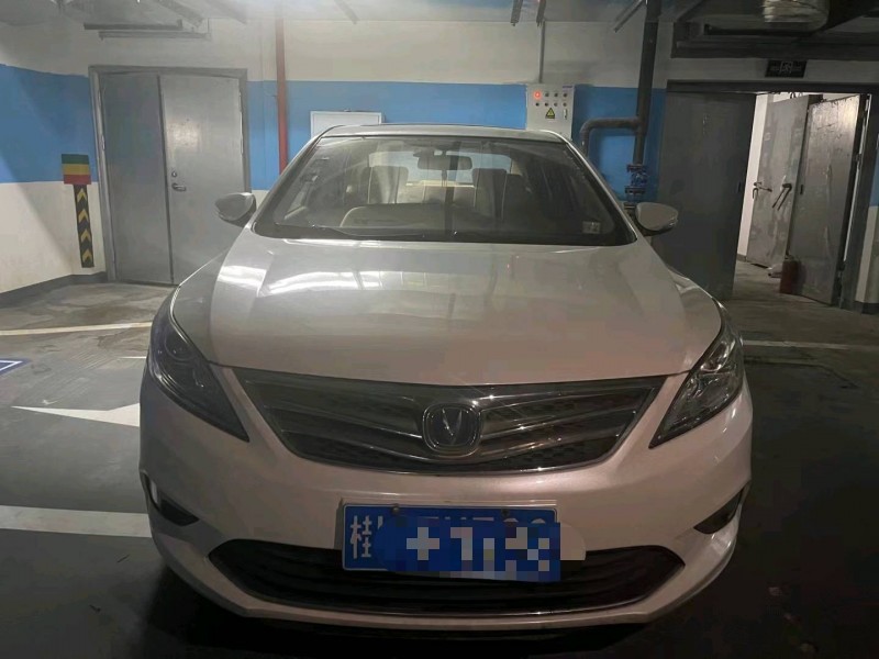 重慶15年長安汽車逸動1