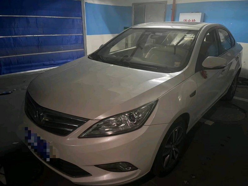 重慶15年長安汽車逸動3