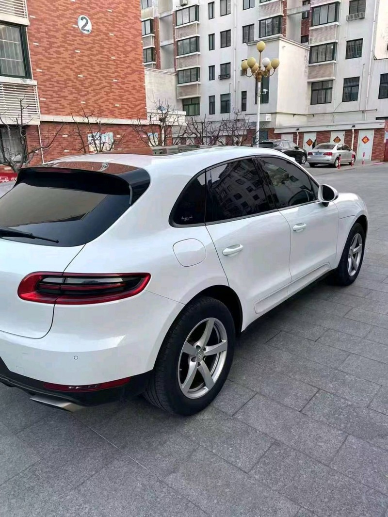 東營16年保時捷Macan5