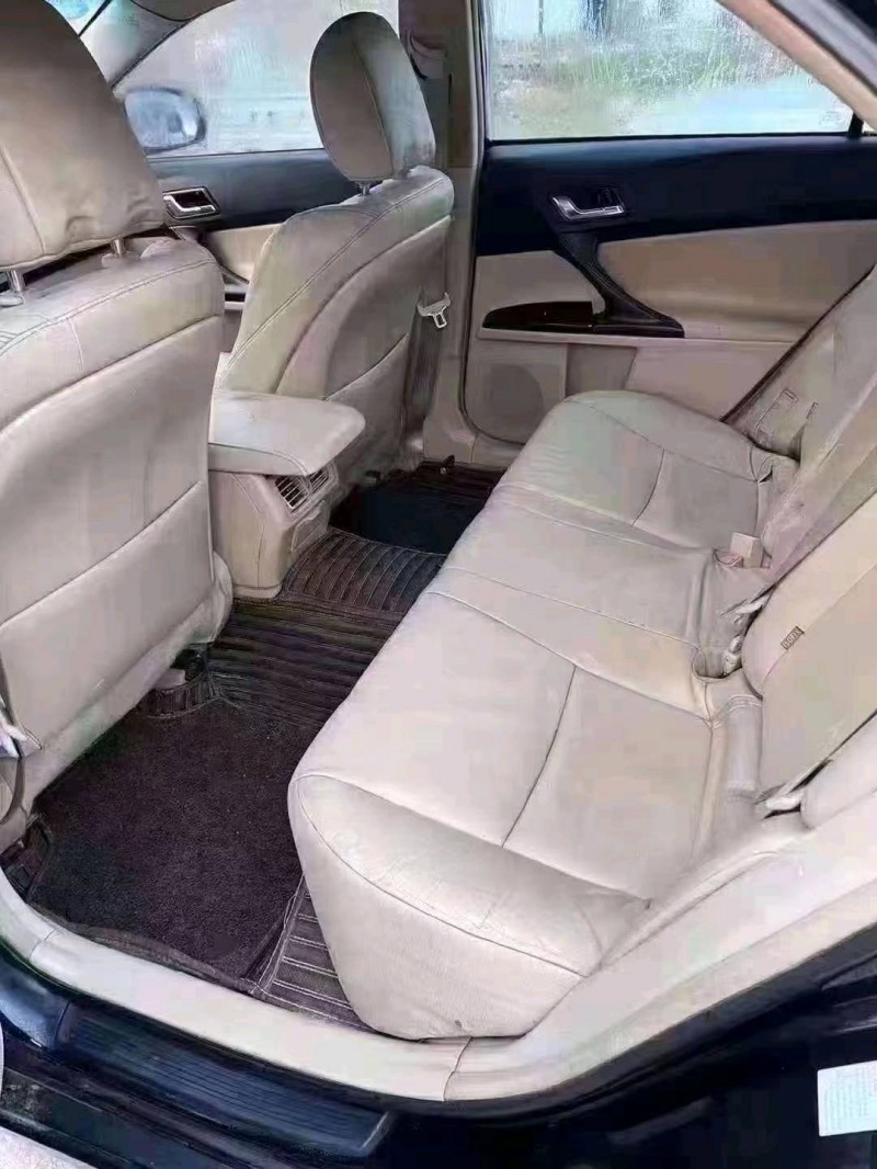 北京12年丰田锐志4