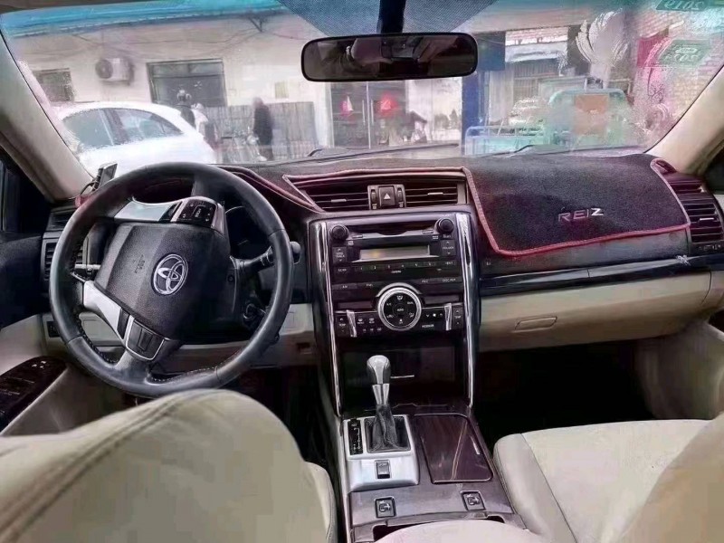 北京12年丰田锐志6