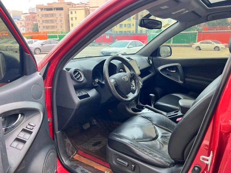 廣州13年豐田RAV48