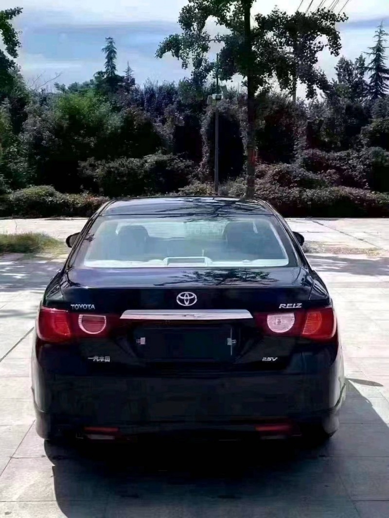 北京13年丰田锐志2