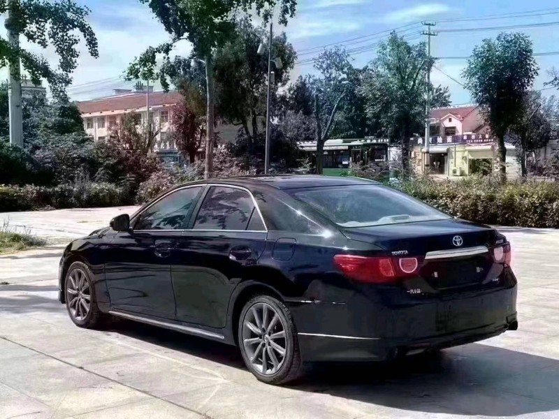 北京13年丰田锐志3