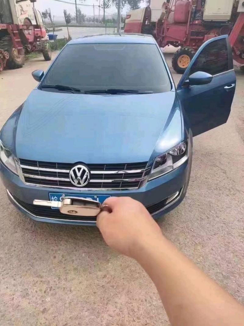 北京13年大众朗逸1