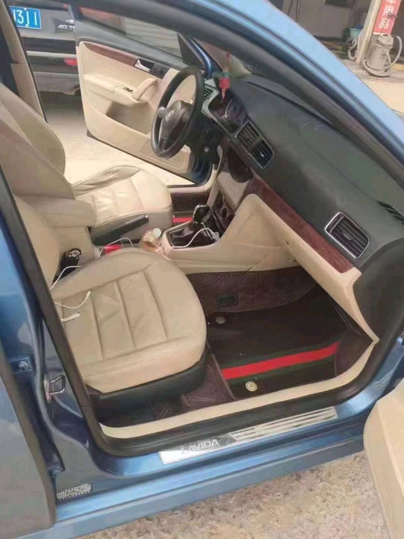 北京13年大众朗逸3