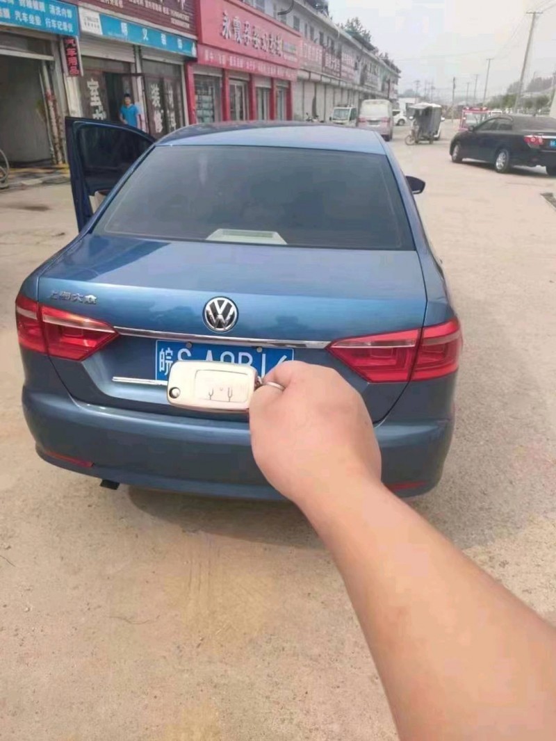 北京13年大众朗逸7