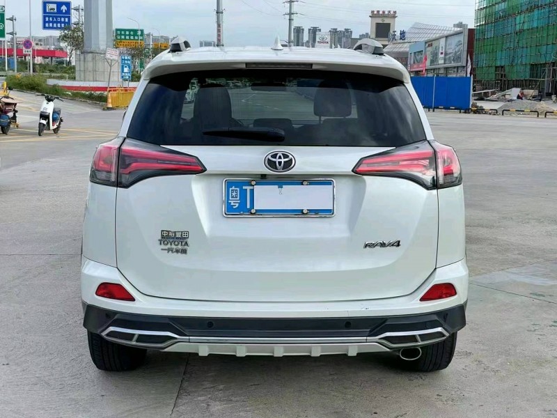 廣州17年豐田RAV44