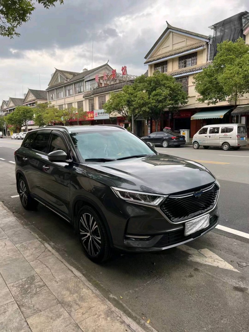玉溪20年長安汽車歐尚2
