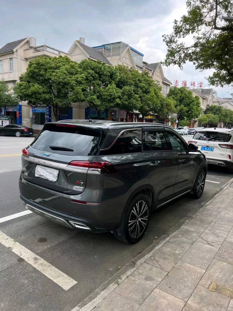 玉溪20年長安汽車歐尚6