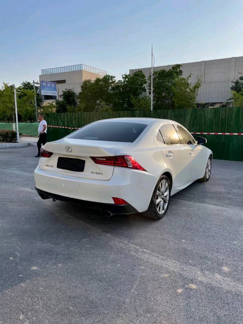 徐州14年雷克萨斯IS8