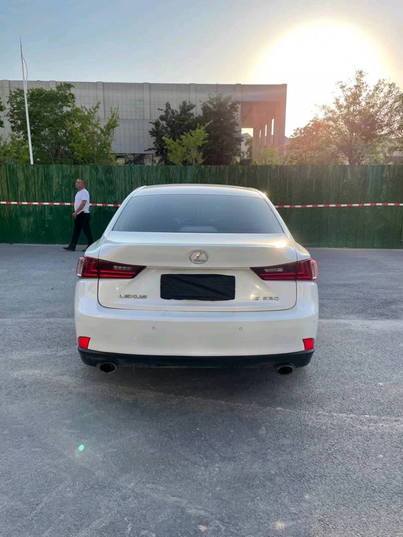 徐州14年雷克萨斯IS9