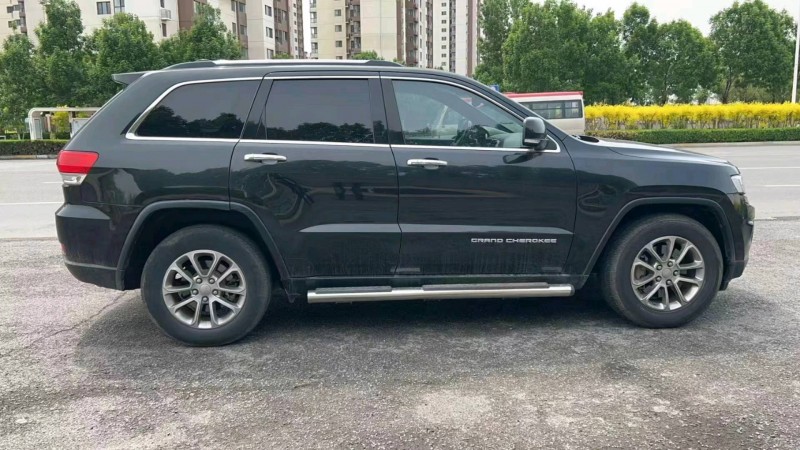 天津15年Jeep大切諾基4