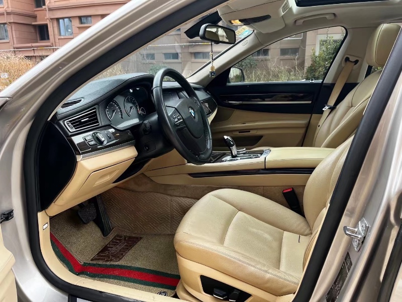 青岛13年宝马7系3