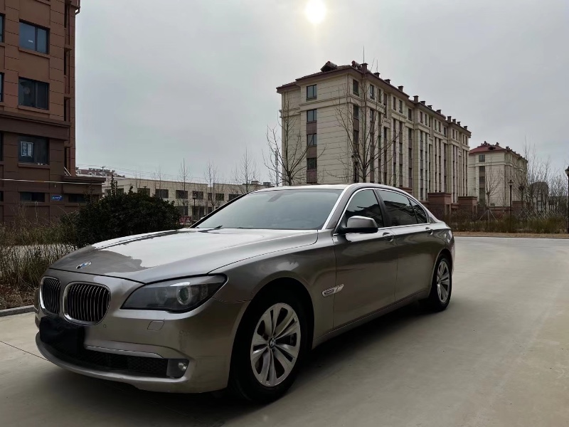 青岛13年宝马7系4