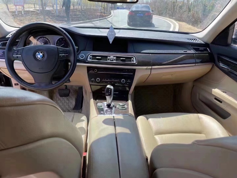 青岛11年宝马7系2