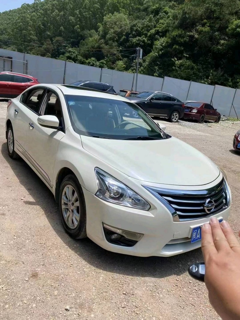 南寧16年日產天籟1