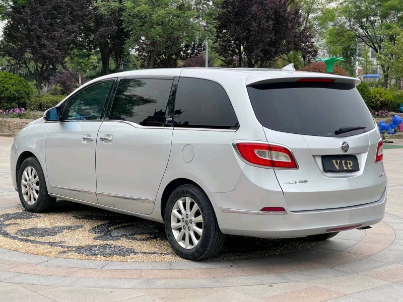 青岛11年别克GL83