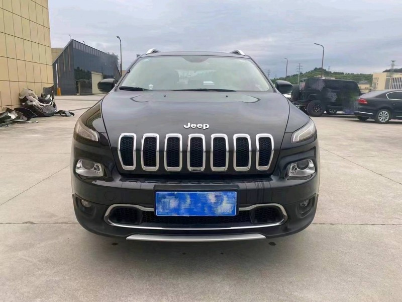 宜昌18年Jeep自由光1