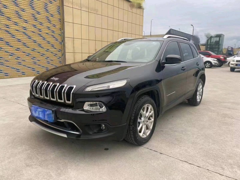 宜昌18年Jeep自由光2