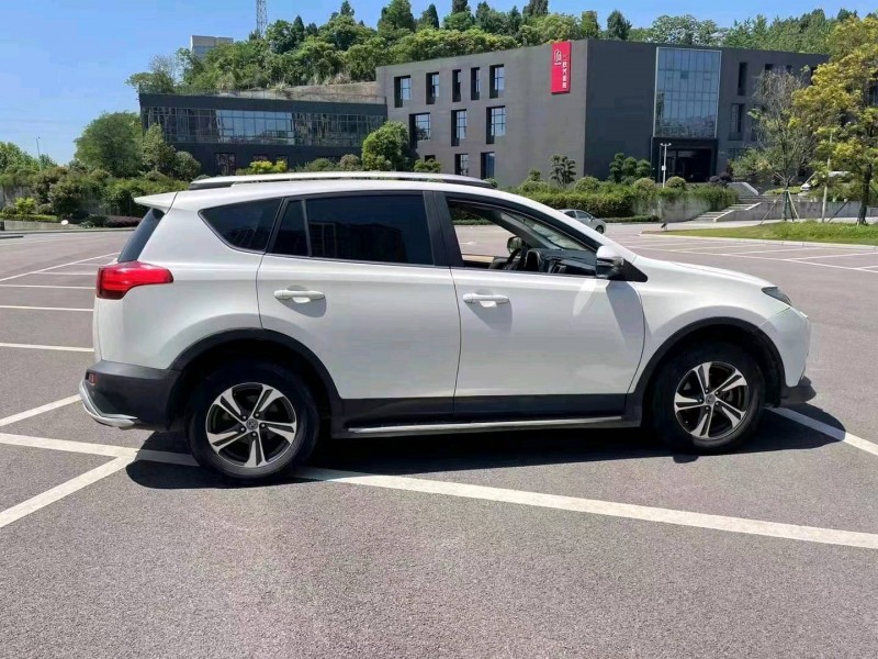 宜昌16年豐田RAV4榮放4
