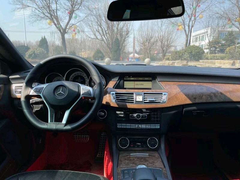 青岛13年奔驰CLS4