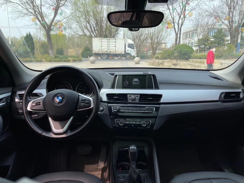 青岛17年宝马X16