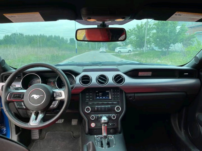 青岛17年福特野马4