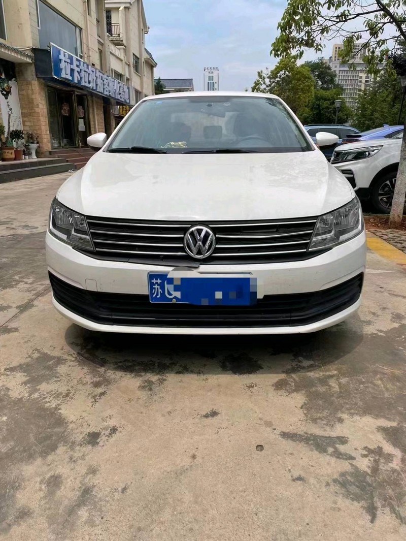 麗江17年大眾朗逸1