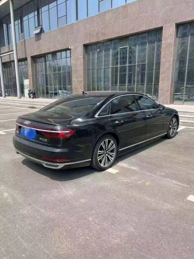 徐州19年奥迪A8L8