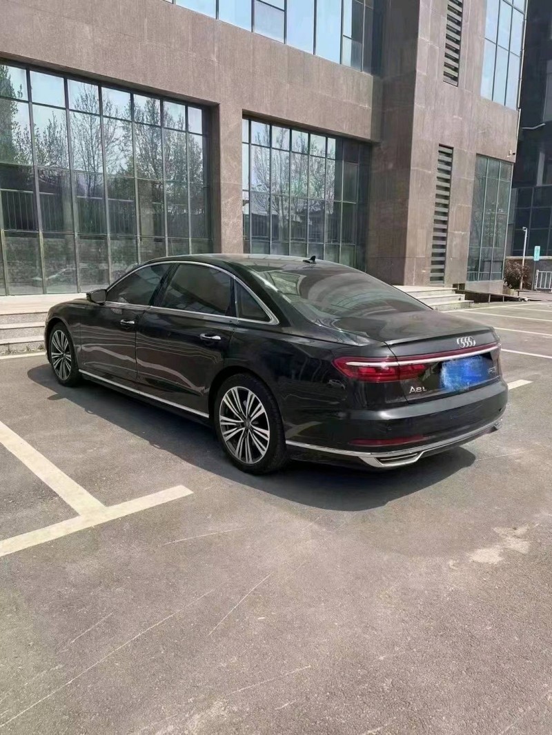 徐州19年奥迪A8L7