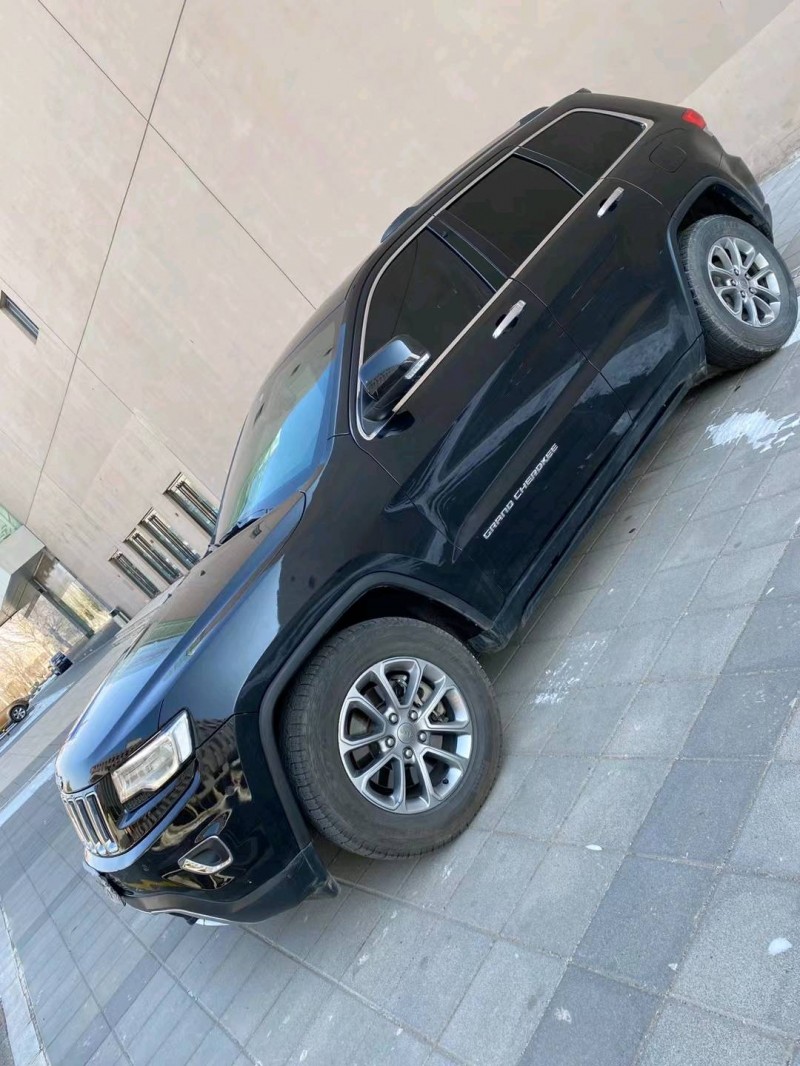營口15年Jeep大切諾基4